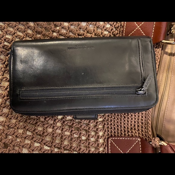 SAK Crochet handbag with Buxton Wallet - Picture 8 of 9